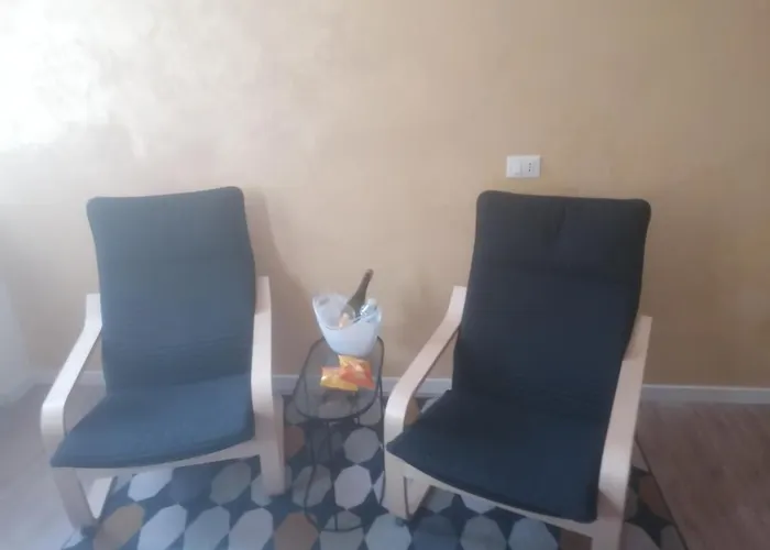 Emmanueli65 Fronte Clinica Per 5 Matrimoniale 2 Singoli 1 Divano Letto Piacenza