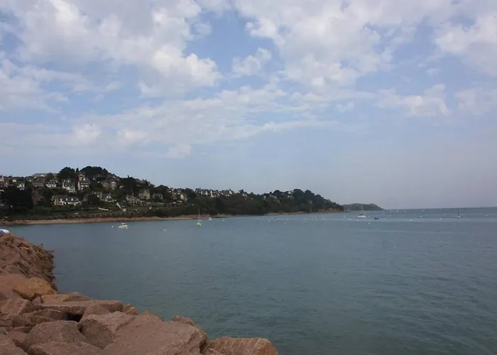 Chambre Vue Mer Dans Maison, Perros-Guirec