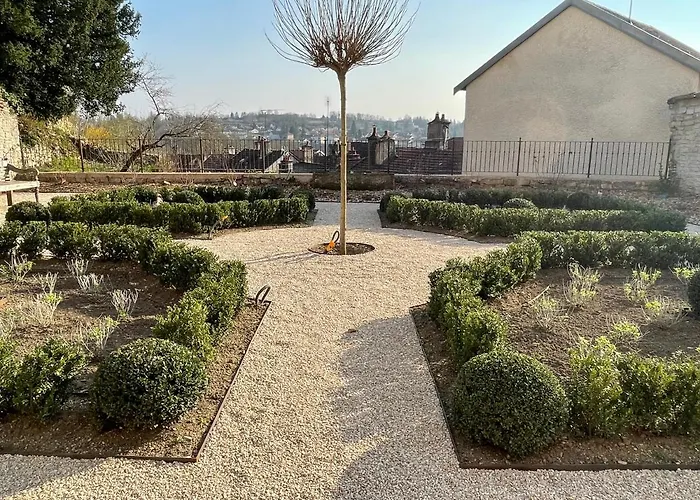 Bed and Breakfast L'Orangerie à Neufchâteau