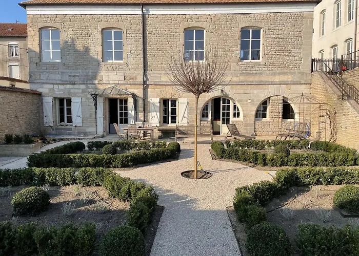 Bed and Breakfast L'Orangerie à Neufchâteau