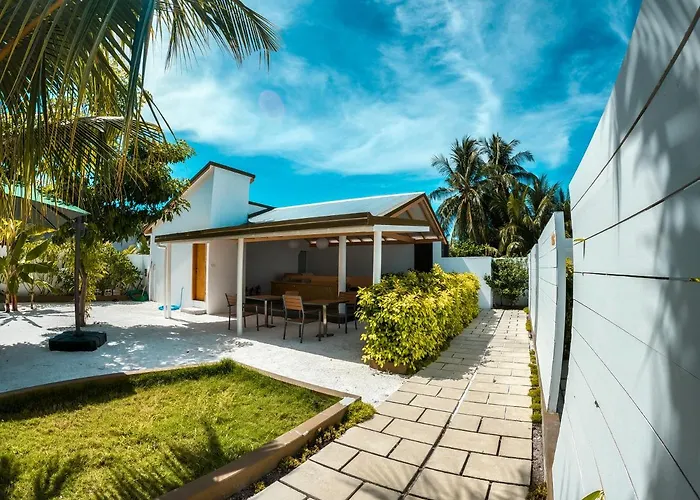 Thoddoo Hotels