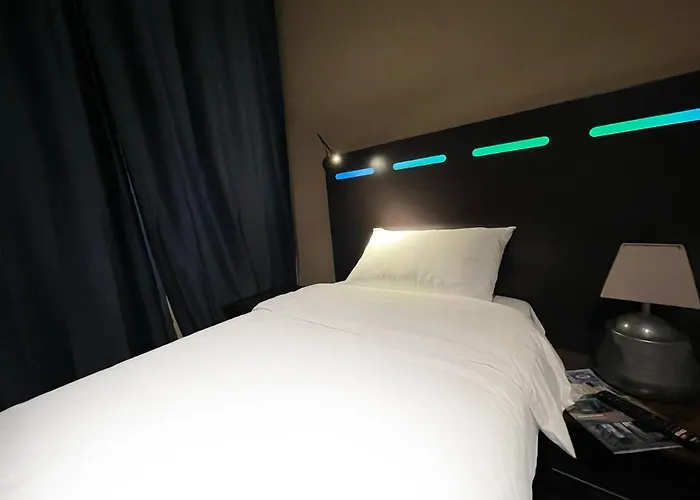 Leclerc Hotel Centre Gare Le Mans