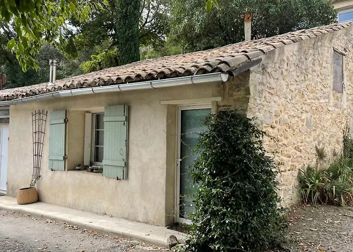 Chambre indépendante au Joli Mazet à Nîmes idéalement situé entre la garrigue et la ville