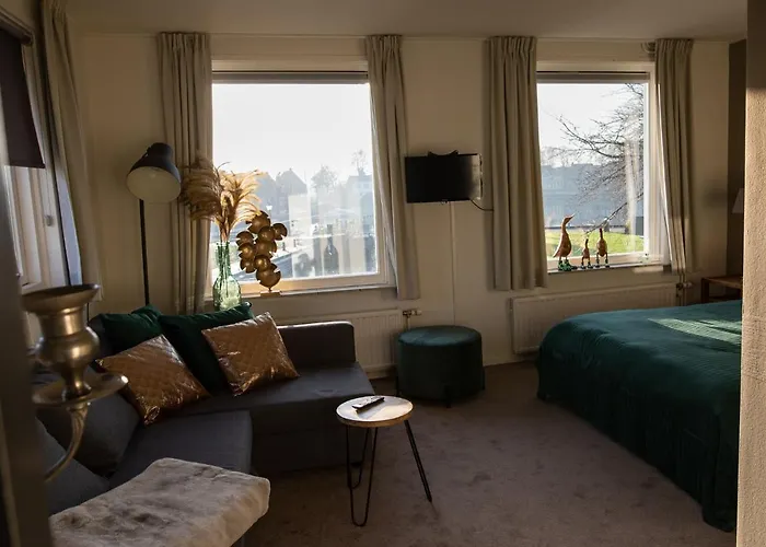 Yep! Slapen bij de Sluis Bed and Breakfast Blokzijl