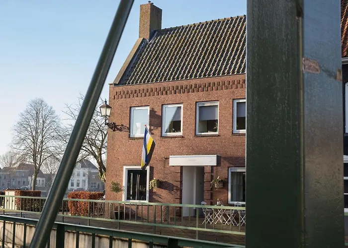 Yep! Slapen bij de Sluis Bed and Breakfast Blokzijl