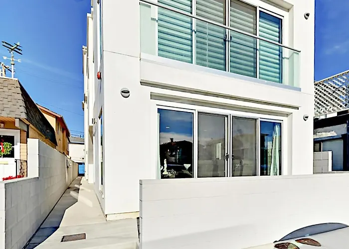 Luxe Balboa Peninsula Condo W Gourmet Kitchen And Epic Rooftop Deck Newport Beach