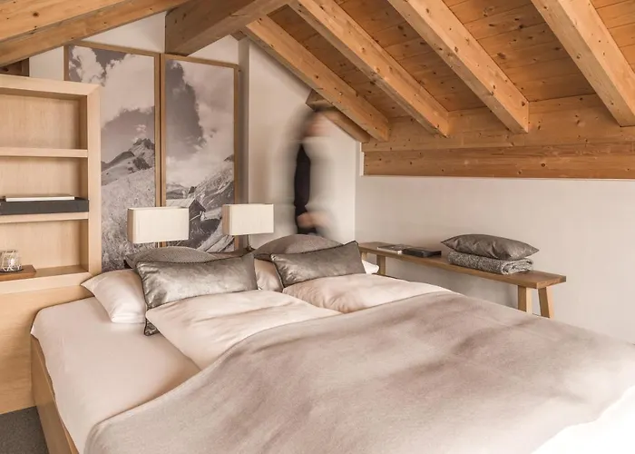 Hotels in Fiss