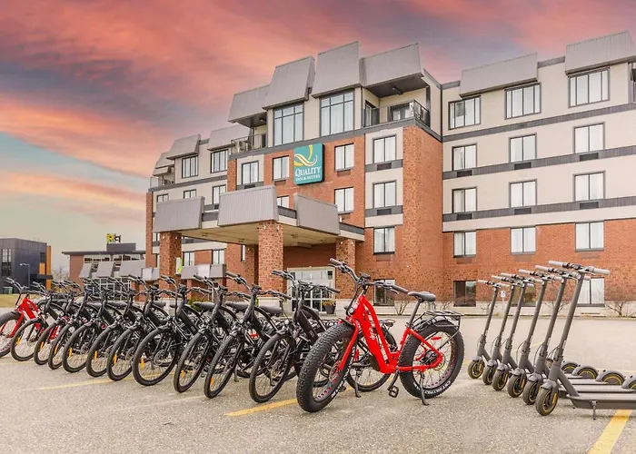 Victoriaville Hotels