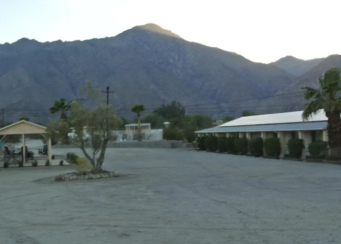 Borrego Springs Hotels With Pool
