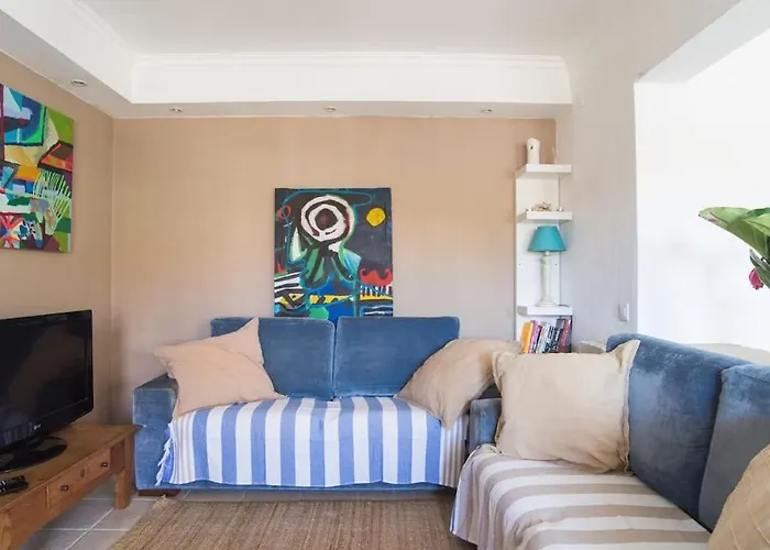 Lisbon Waves Surf Lodge Almada