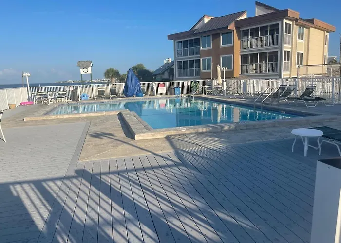 Getaways At Soundside Holiday Beach Resort Pensacola Beach