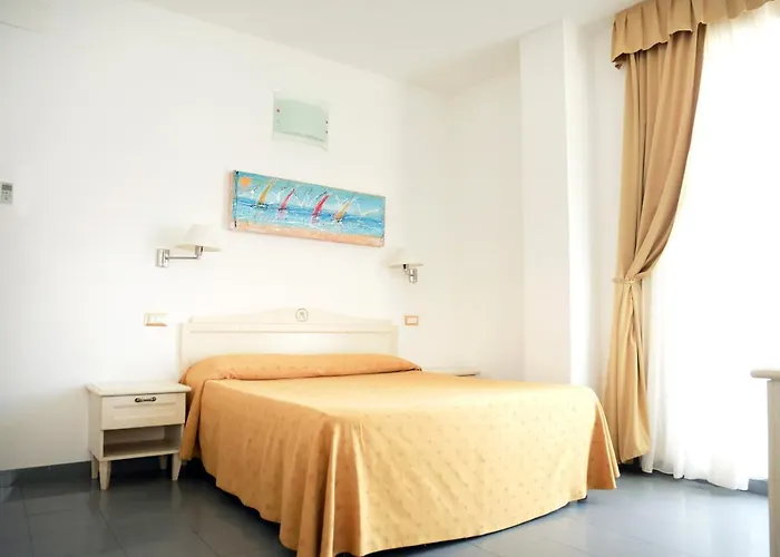 Hotel Marechiaro - Direttamente Sul Mare San Menaio