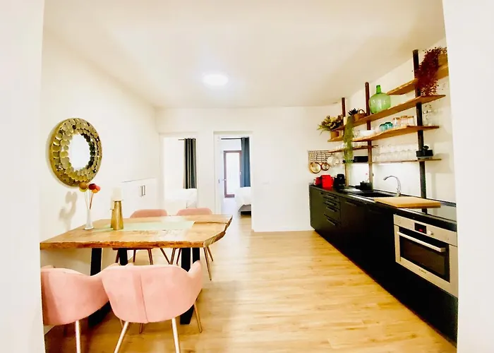 Hotel Apartment With 2-En Suite Bedrooms