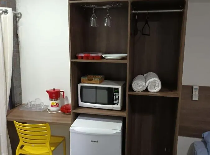 SEGUNDA CASA - Seu cantinho em Guarapari, 1 minuto a pé da Praia do Morro! Suítes confortáveis e modernas - Para casal ou para grupos de até 5 pessoas