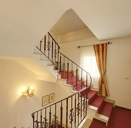 Tirolo Hotels
