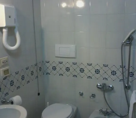 Hotel Cisterna Nel Borgo Castiglione dʼOrcia