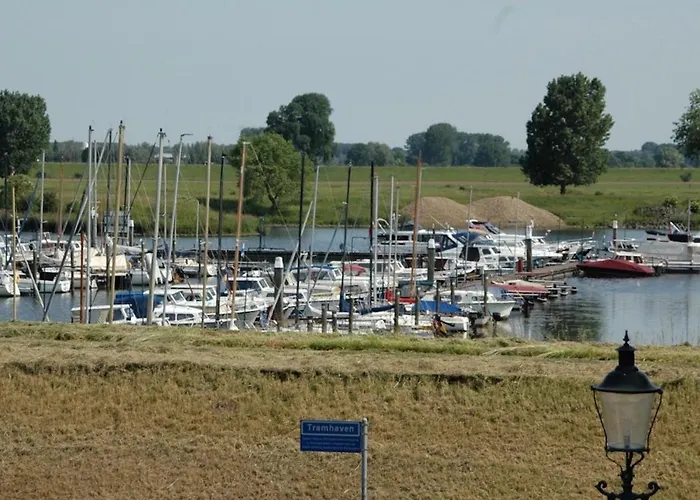 Hotels in Heusden ('s-Hertogenbosch)