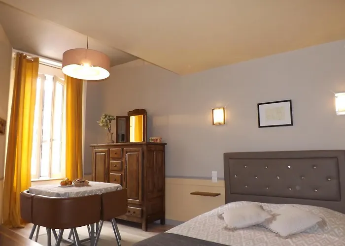 HOTEL particulier LARIBOISIERE Fougères