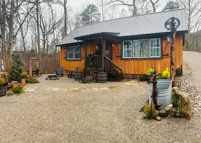 Fox Pass Cabins Bed & Breakfast Hot Springs