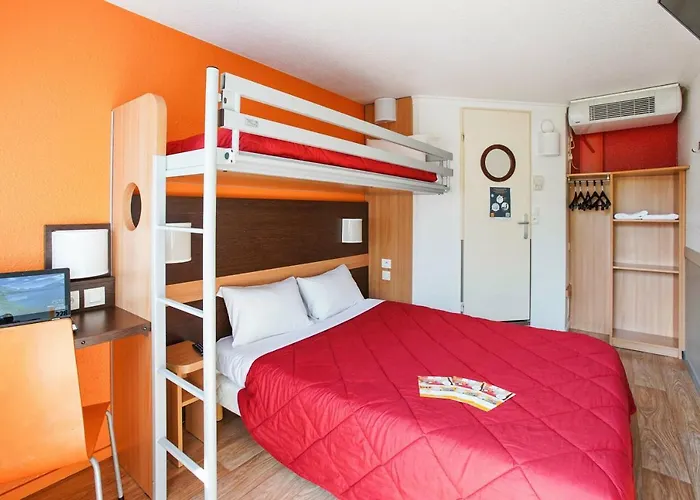 Villejust Hotels