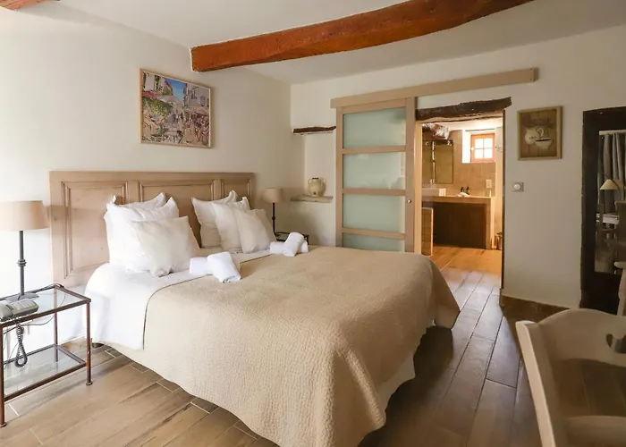 Hotel La Ferme De La Huppe à Gordes