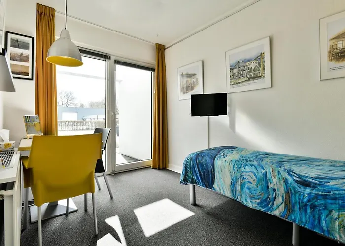 BEDbijPET Bed and Breakfast Emmen