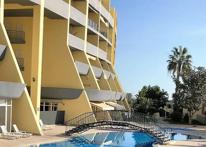 Sun & Sea, Meia Praia Lagos