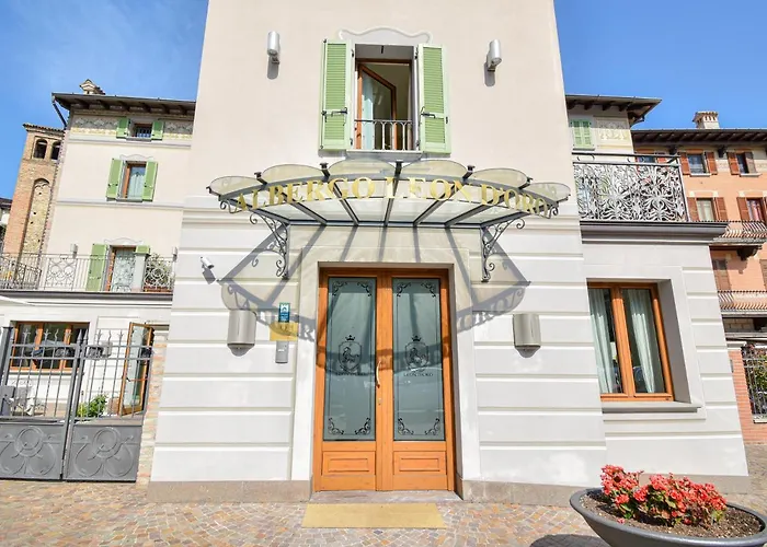 Hotel a CastellʼArquato
