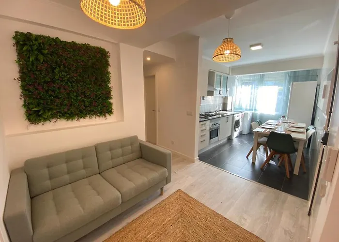 Carcavelos Beach & Nova Sbe Shared Serviced Apartment 3