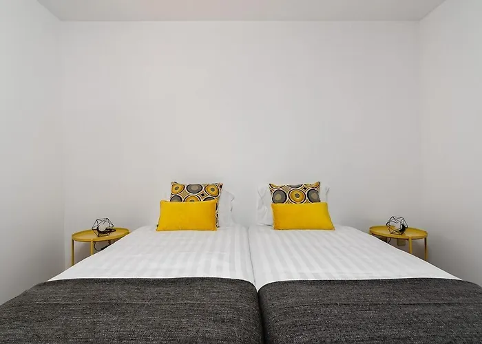 Casa 2 Irmaos Bed and Breakfast Lagos