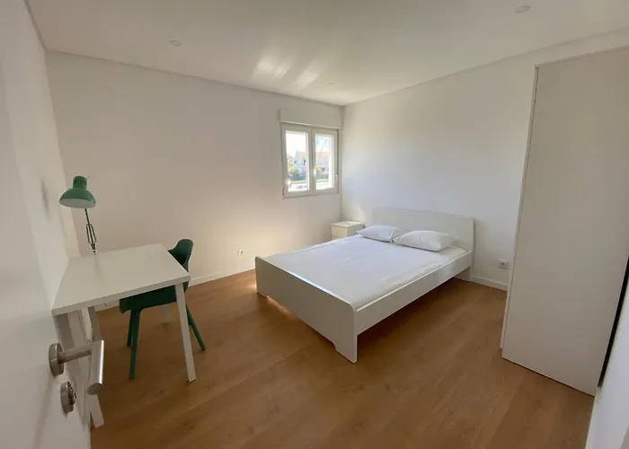 Carcavelos Beach Walking Distance Room Oeiras