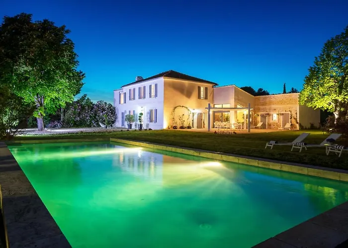 CHAMBRE ROMANTIQUE, JACUZZI et LIT D'EXCEPTION Aix-en-Provence