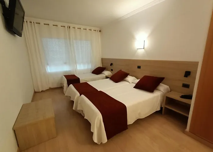 Hotels in Viloví de Oñar