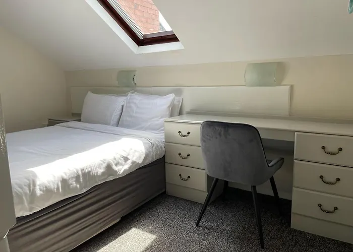 Flint Hotels