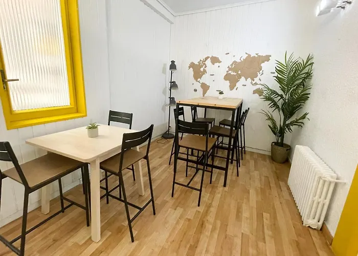 Az The Bridge Hostel - Coliving Saragosse