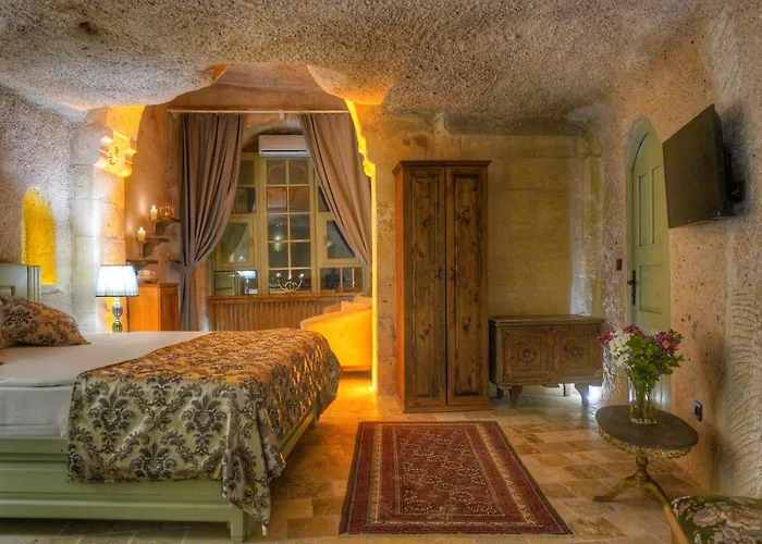 Uchisar Hotels