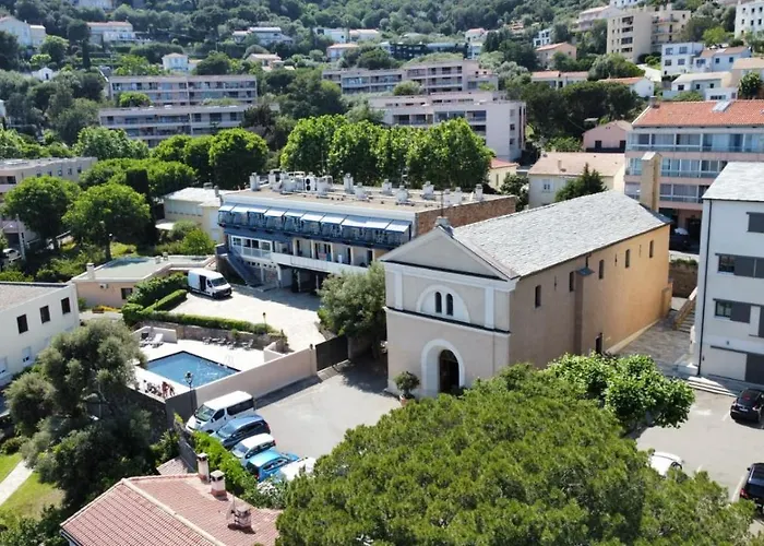 Hotel Cyrnea