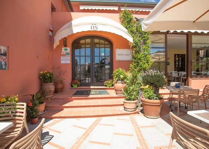 Hotel a Pomonte (Livorno)