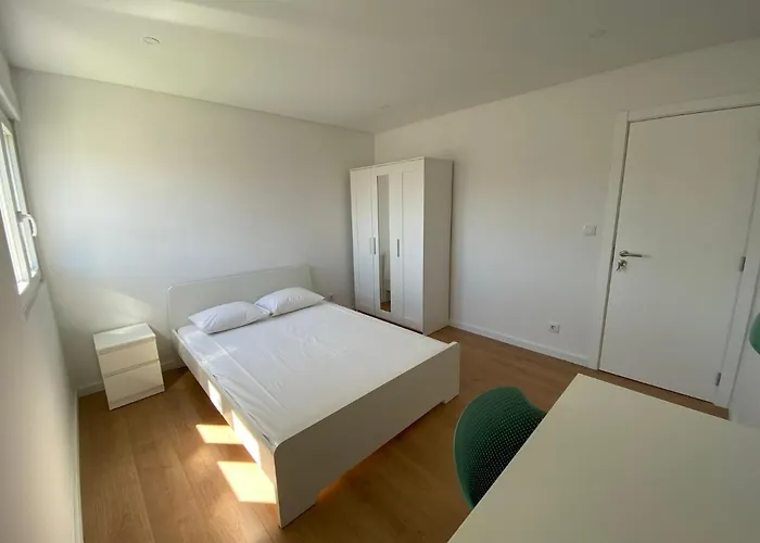 Carcavelos Beach Shared Serviced Apartment 11 Oeiras