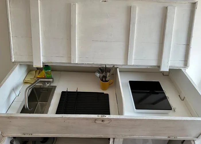 Favolosa stanza gialla con terrazzino vista mare Mottino23 Lerici