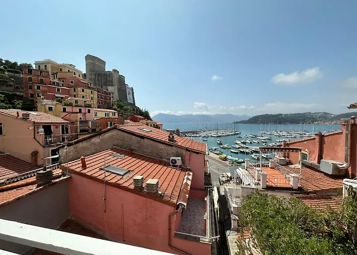 Favolosa stanza gialla con terrazzino vista mare Mottino23 Lerici