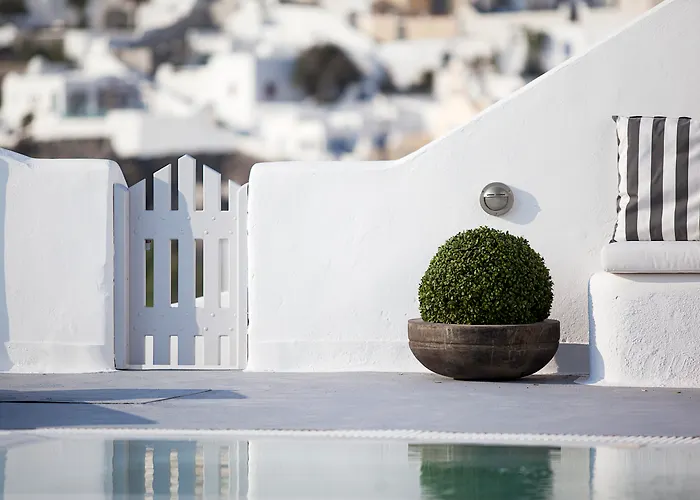 Fira (Santorini) Boutique Hotels