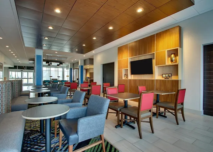 Holiday Inn Express & Suites Troy By Ihg