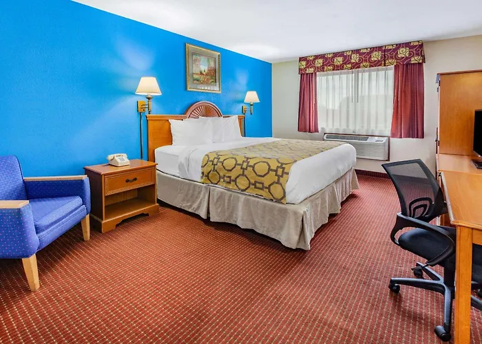 Baymont By Wyndham Perrysburg-Toledo Hotel