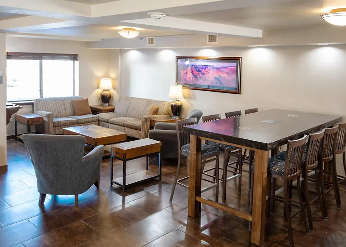 Grand Canyon Hotel & Suites