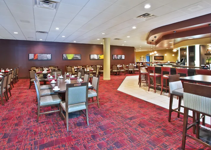 Holiday Inn - Manitowoc