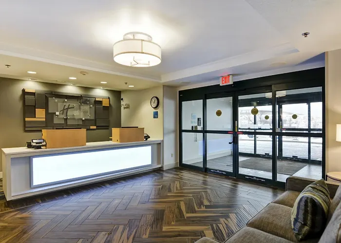 New Berlin Hotels