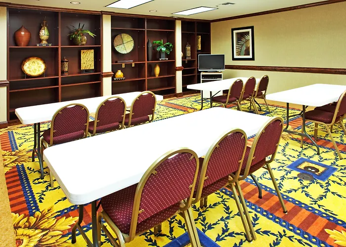 Ocean Springs Hotels