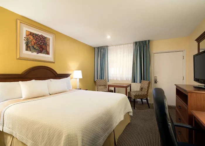 Days Inn By Wyndham Dover