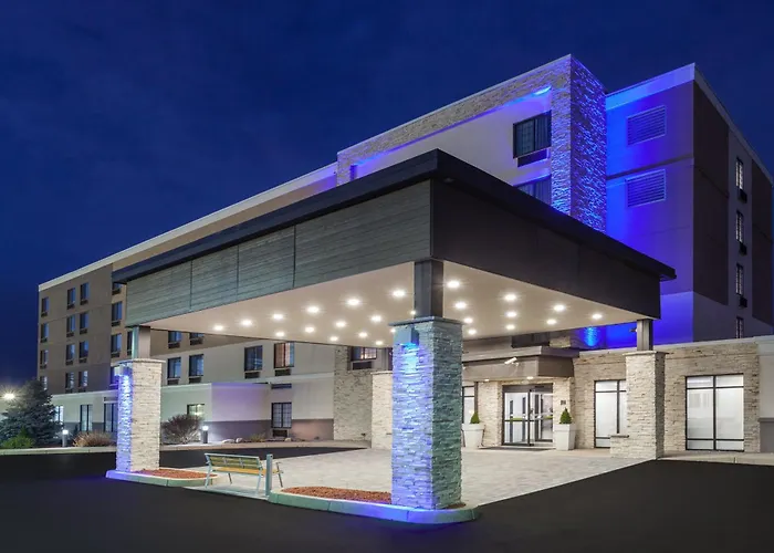 Woonsocket Hotels